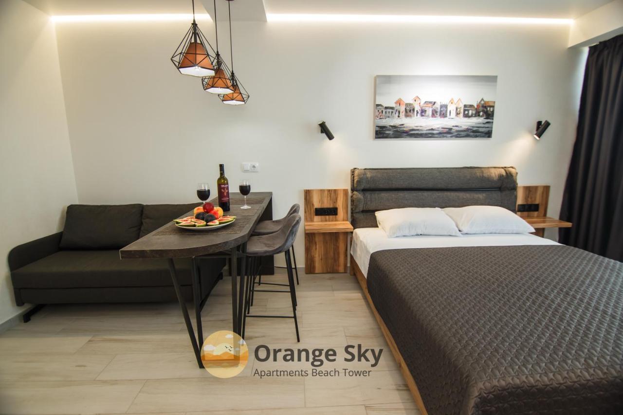 Orange Sky Apartments Beach Tower Batoemi Buitenkant foto