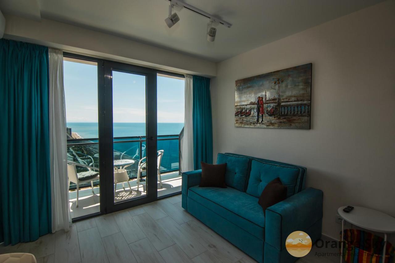 Orange Sky Apartments Beach Tower Batoemi Buitenkant foto