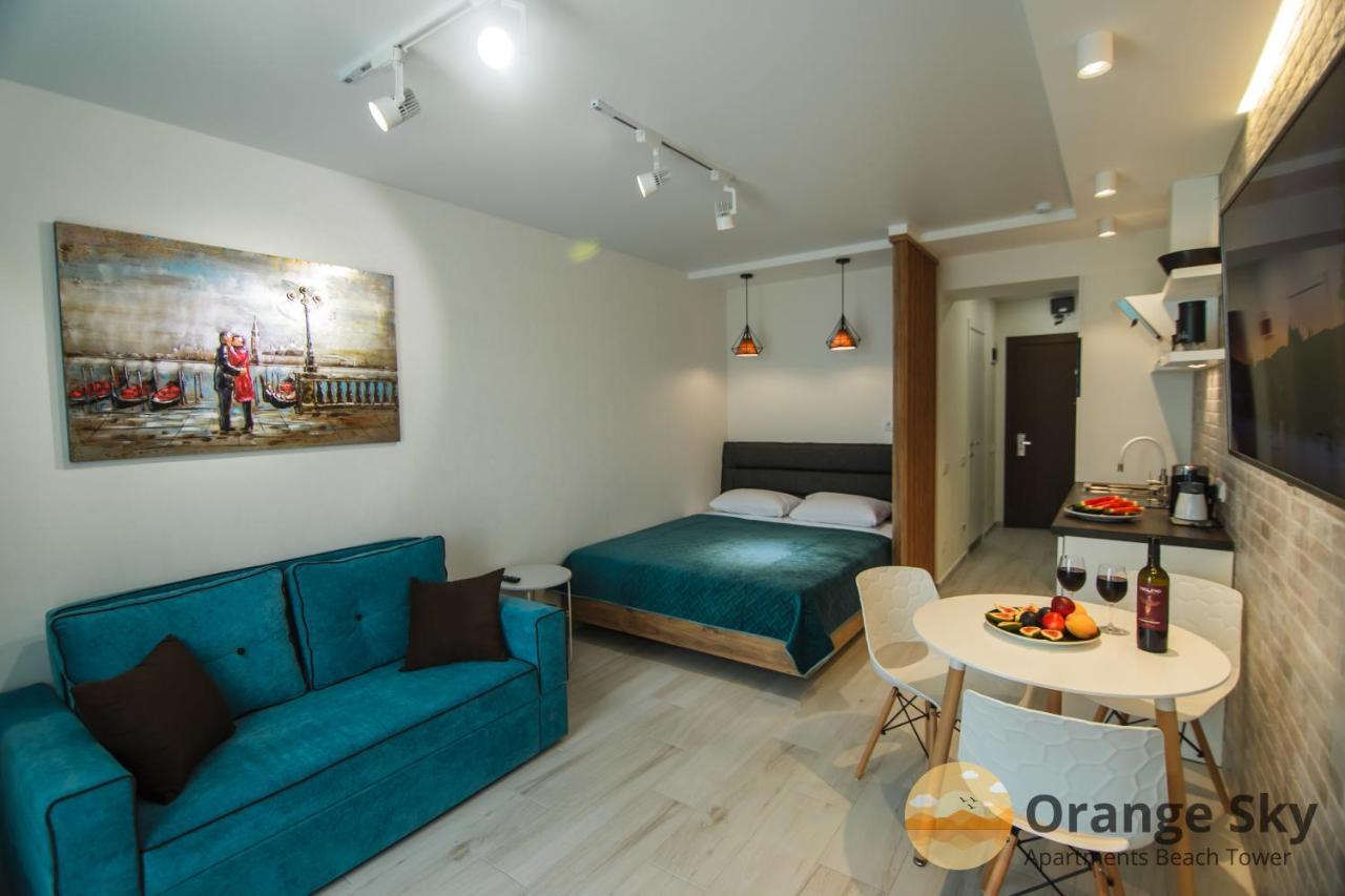 Orange Sky Apartments Beach Tower Batoemi Buitenkant foto
