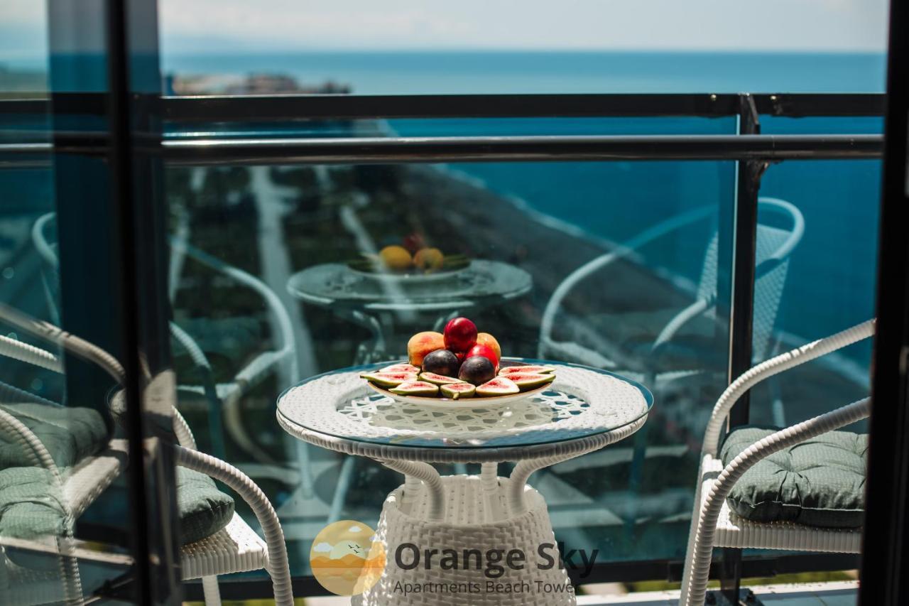 Orange Sky Apartments Beach Tower Batoemi Buitenkant foto